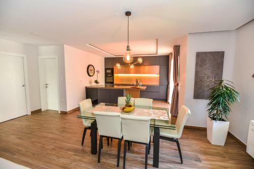 Calypso Royal Apartment