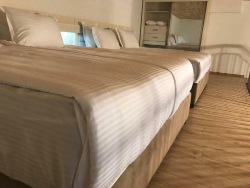 Full Comfort Apartment On Aghmashenebeli