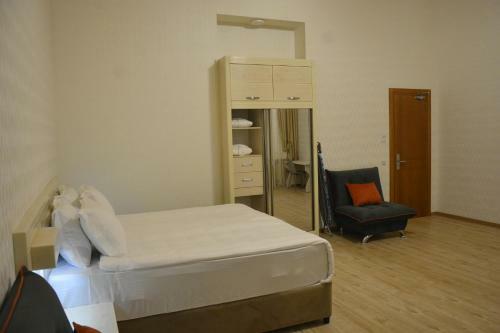 Full Comfort Apartment On Aghmashenebeli