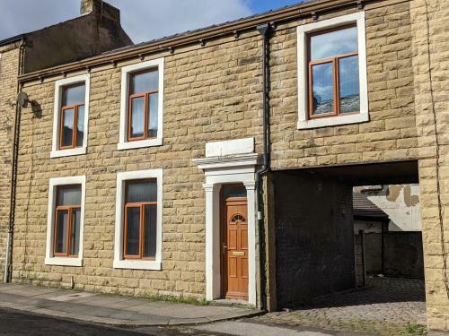 Modern Double Room With Tv Close To Pendle Hill