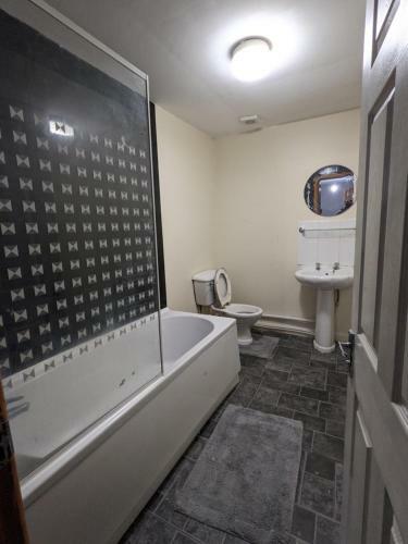 Modern Double Room With Tv Close To Pendle Hill
