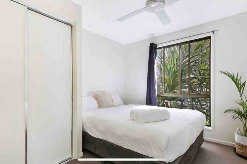 Lakeside Beach House - Hostie Properties