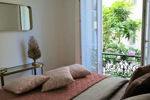 Nice Apartment Roses & Ivy, Rue Du Congres