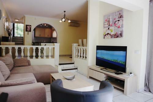 Sunny Villa Holiday Home