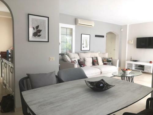 Seaside Luxurous Private 3 Bedroom Villa With Swimming Pool