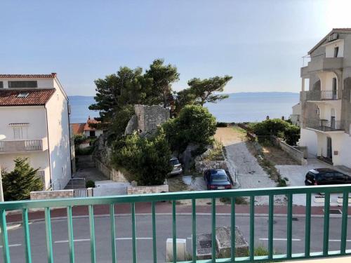 Apartments With A Parking Space Makarska - 18170