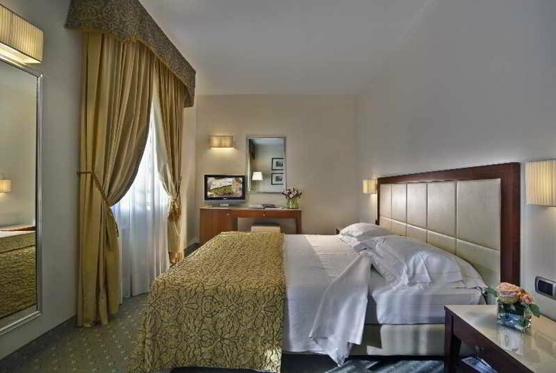 Hotel Plaza
