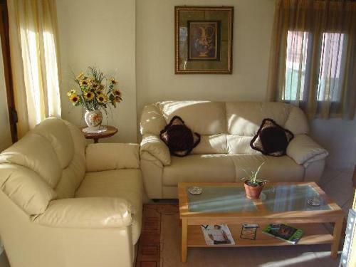Hostal Orama Rooms