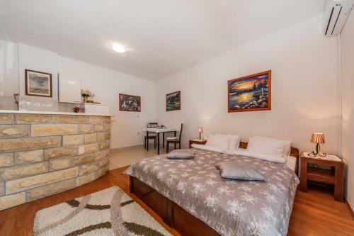 Hostal Maria Guest House