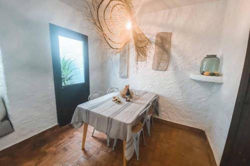 Casa Nomad Es Su Hogar M�gico En Agua Amarga