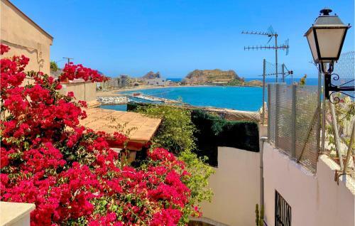 Nice Home In �guilas With Wifi And 2 Bedrooms