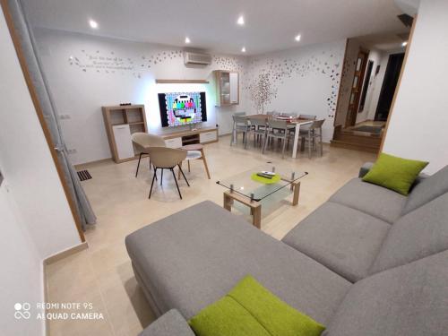 Chalet Adosado Dulcinea Nuevo 2020