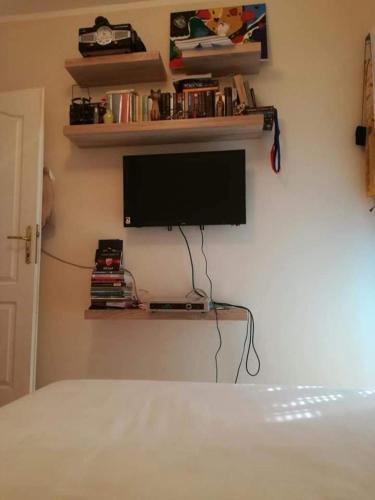 2 Bedroom Apartment In Budva (For 6 People)