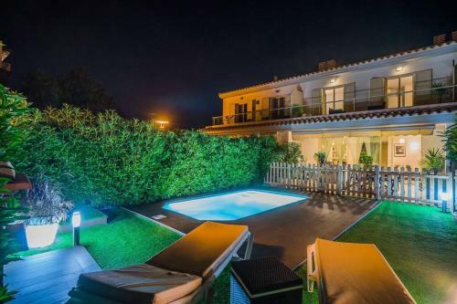 �taronger! Casa Con Piscina Cerca de Alc�dia