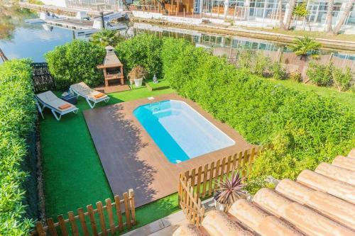�taronger! Casa Con Piscina Cerca de Alc�dia