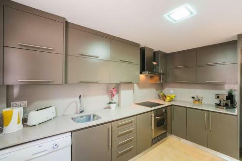 �taronger! Casa Con Piscina Cerca de Alc�dia