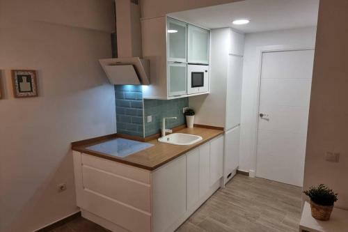 Precioso Apartamento 1� Linea de Playa Getares