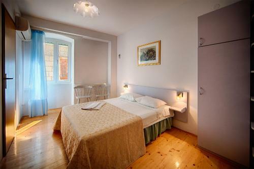 Apartamentos Komiza Provita Guesthouse