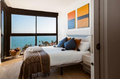 Modern Sea Front Reef Apartment