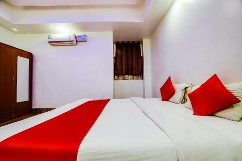 Bed & Breakfast Vaccinated Staff- Oyo Flagship 70121 Savera Inn