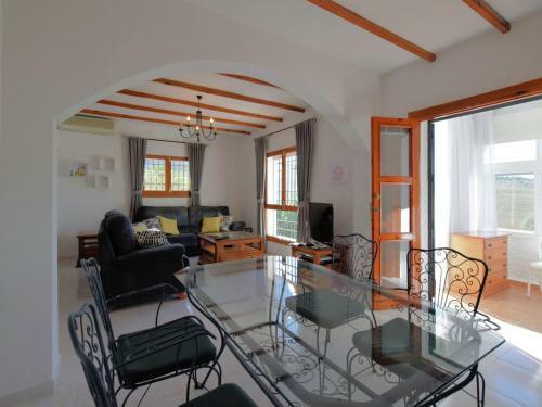 Lovely Holiday Home With Private Pool In Almogia