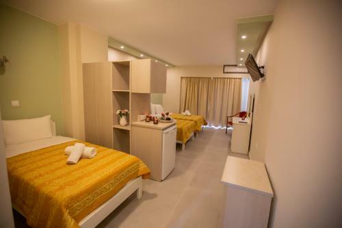 Hostal Chrisi Akti