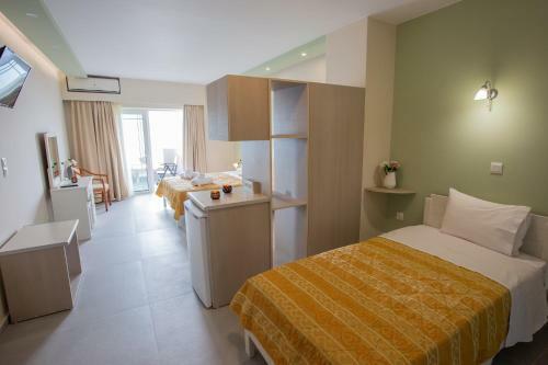 Hostal Chrisi Akti