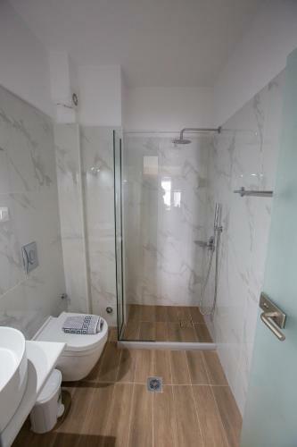 Hostal Chrisi Akti