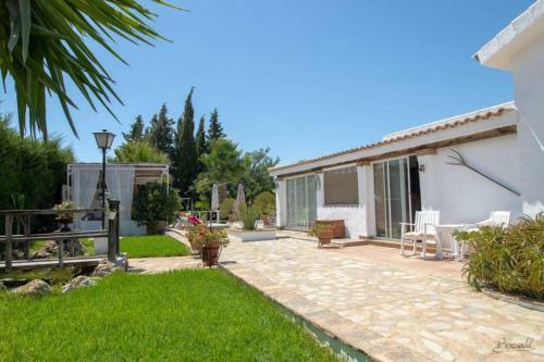 Villa El Estanque Holiday Cottage & Bungalow