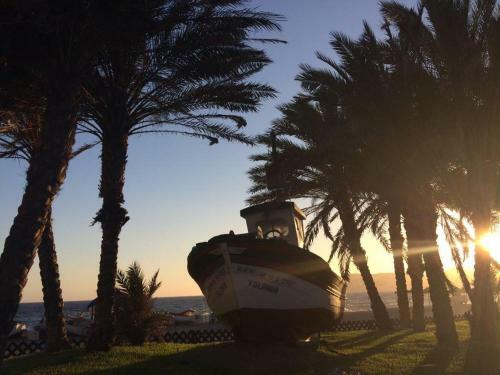 Apartment In First Row To The Sea, Almu��car