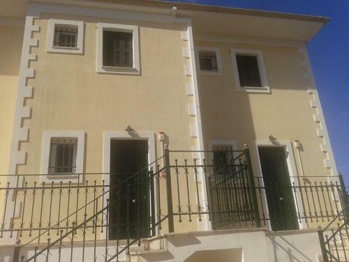 Apartamento Iriana Village Inn