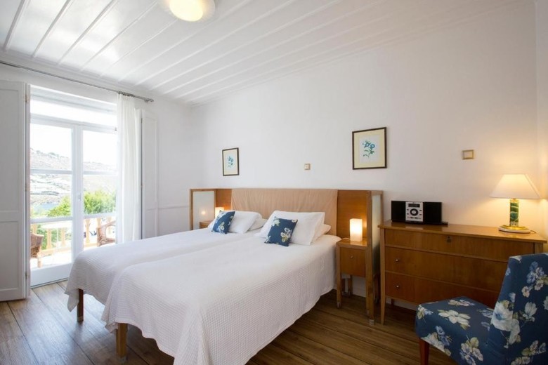 Dorion Hotel
