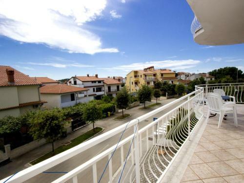Hostal Apartments Tin