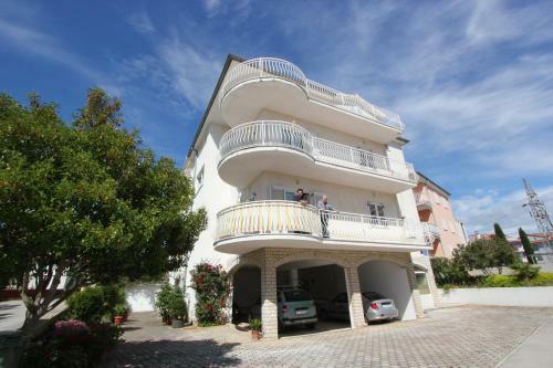 Hostal Apartments Tin