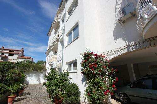 Hostal Apartments Tin