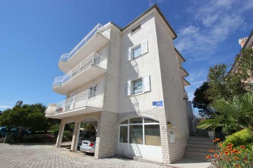 Hostal Apartments Tin