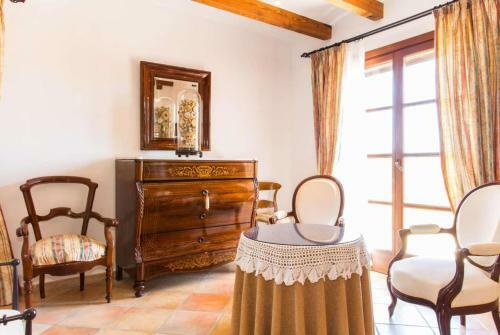 Villa Els Mitjans