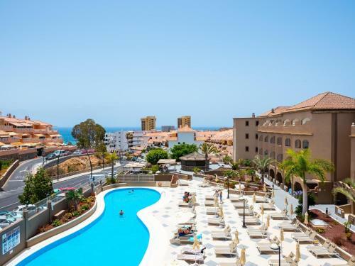 422 Beautiful Los Cristianos Apartment With Pool