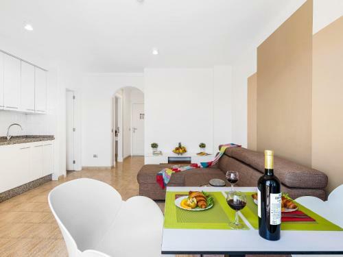 422 Beautiful Los Cristianos Apartment With Pool