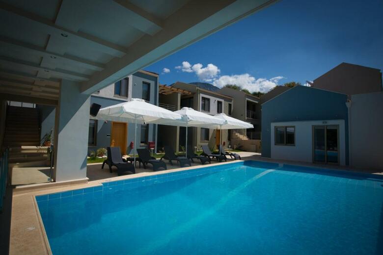 Aparthotel Mantinia Bay Hotel