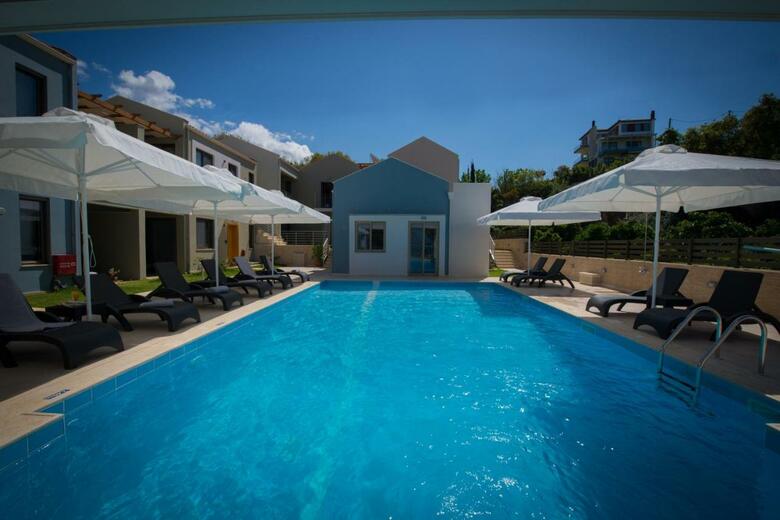 Aparthotel Mantinia Bay Hotel