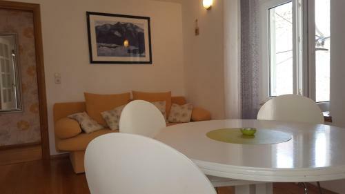 Apartments Karlo