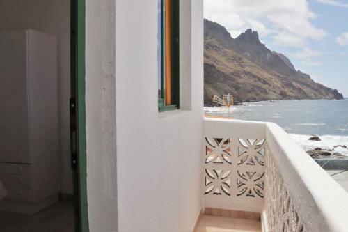 Oasis Atl�ntico: Rinc�n Secreto Al Pie de Los Senderos