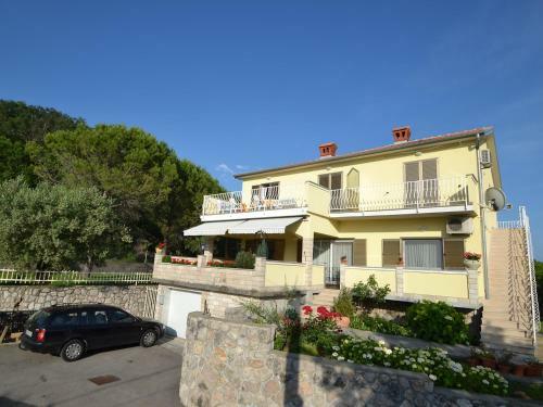 Apartment Omi�alj 1