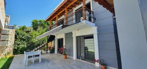 Nur Suites & Hotels