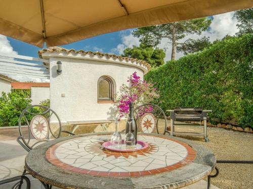 Gorgeous Villa With Private Pool And Near Golf Course And Beach
