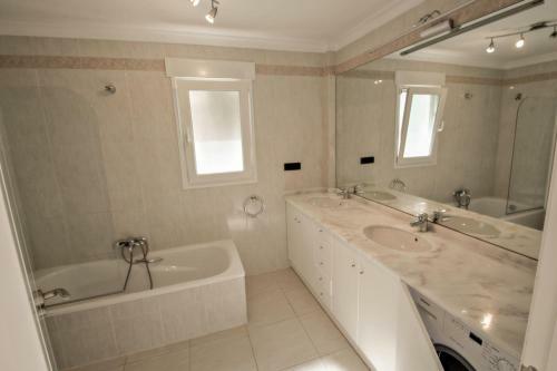 Hayley - Modern Apartment With Sea View In Benissa