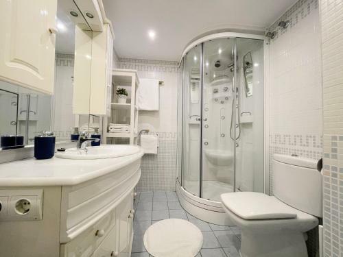 Beautiful Apartment With Sea Views, Benal Beach