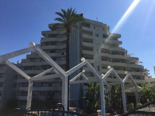 Beautiful Apartment With Sea Views, Benal Beach