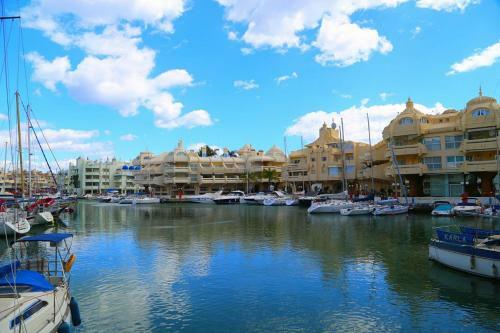 Beautiful Apartment With Sea Views, Benal Beach